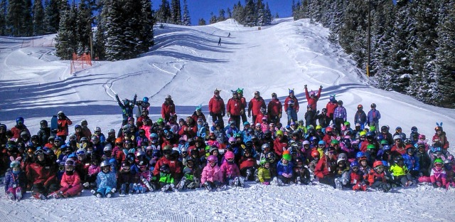 Group photo of Trek Ski School 2016